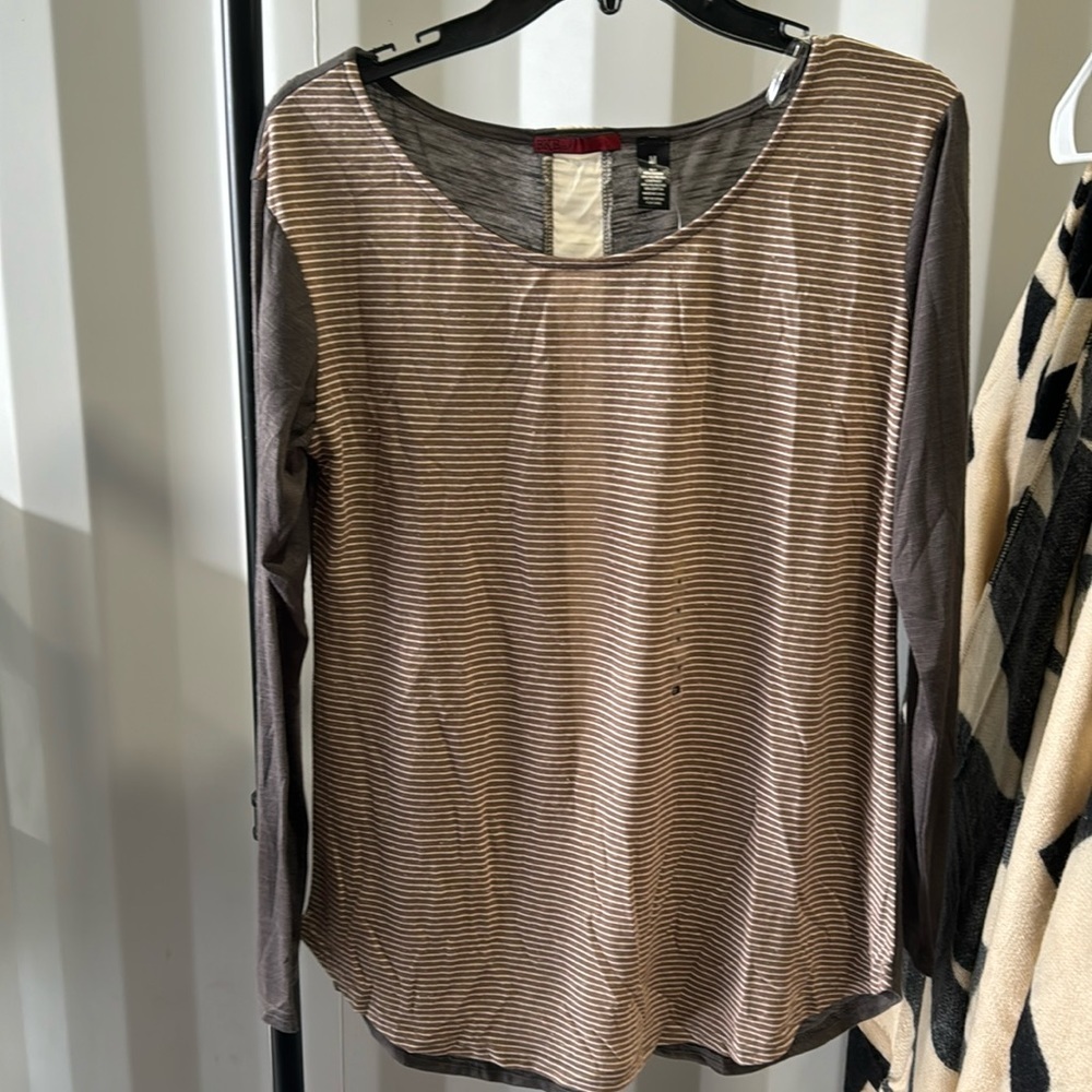 Bke red. Knit top